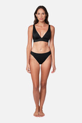 UNE PIECE in Black