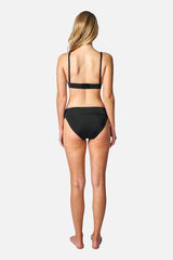 UNE PIECE in Black