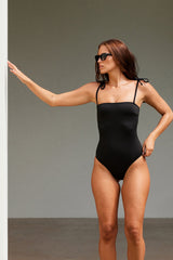 UNE PIECE in Black