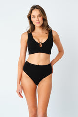 UNE PIECE in Black