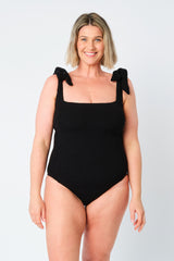 UNE PIECE in Black