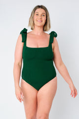 UNE PIECE in Forest Green