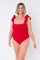 UNE PIECE in Red