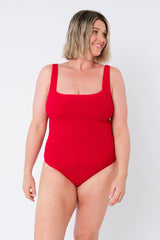 UNE PIECE in Red