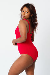 UNE PIECE in Red