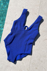 UNE PIECE in Cobalt Blue