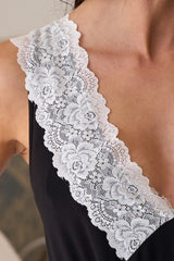 UNE PIECE in Monochrome Black