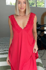 UNE PIECE in Red