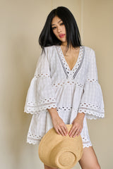 UNE PIECE in White