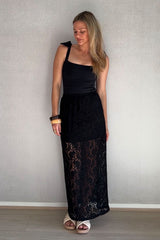 UNE PIECE in Black