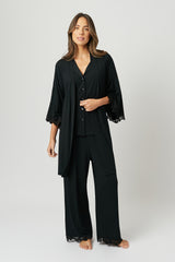 UNE PIECE in Black