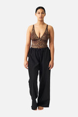 UNE PIECE in Black
