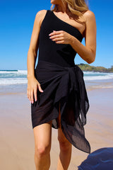 UNE PIECE in Black