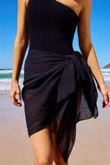 UNE PIECE in Black