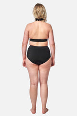 UNE PIECE in Black