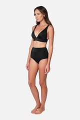 UNE PIECE in Black