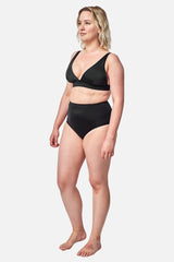 UNE PIECE in Black