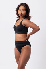 UNE PIECE in Black
