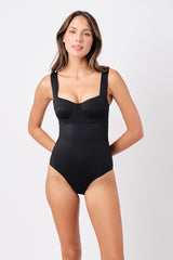 UNE PIECE in Black