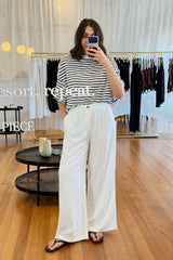 UNE PIECE in White Striped