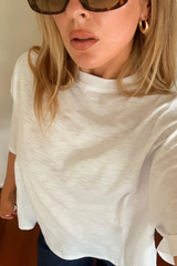 UNE PIECE in White