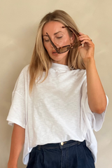 UNE PIECE in White