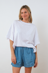 UNE PIECE in White
