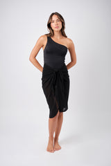 UNE PIECE in Black
