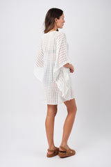 UNE PIECE in White