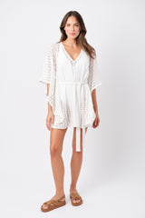 UNE PIECE in White