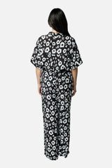 UNE PIECE in Daisy Silhouette Black