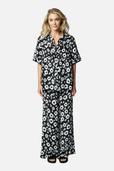 UNE PIECE in Daisy Silhouette Black