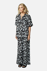 UNE PIECE in Daisy Silhouette Black