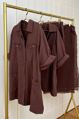 UNE PIECE Short Sleeve Linen Shirt in Chocolate