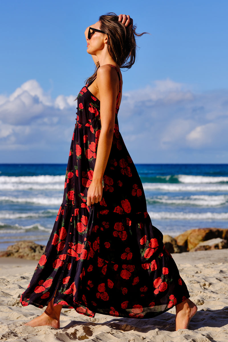 UNE PIECE-Sweetheart Neckline Maxi Dress PLUCKED ROSES