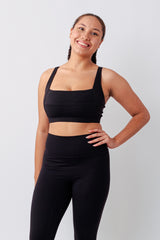 UNE PIECE in Black