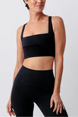 UNE PIECE in Black