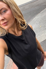 UNE PIECE in Black
