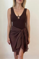 UNE PIECE Beach Sarong in Chocolate