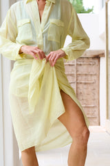 UNE PIECE in Yellow