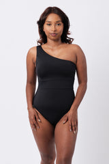UNE PIECE in Black