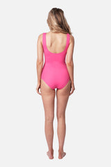 UNE PIECE in Pink