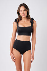 UNE PIECE in Black
