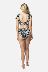UNE PIECE in Daisy Silhouette Black