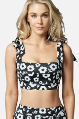 UNE PIECE in Daisy Silhouette Black