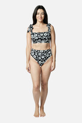 UNE PIECE in Daisy Silhouette Black
