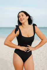 UNE PIECE in Black