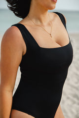 UNE PIECE in Black