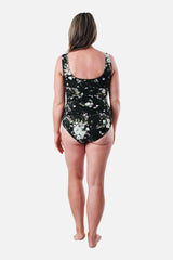 UNE PIECE in London Botanical Black