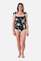 UNE PIECE in London Botanical Black